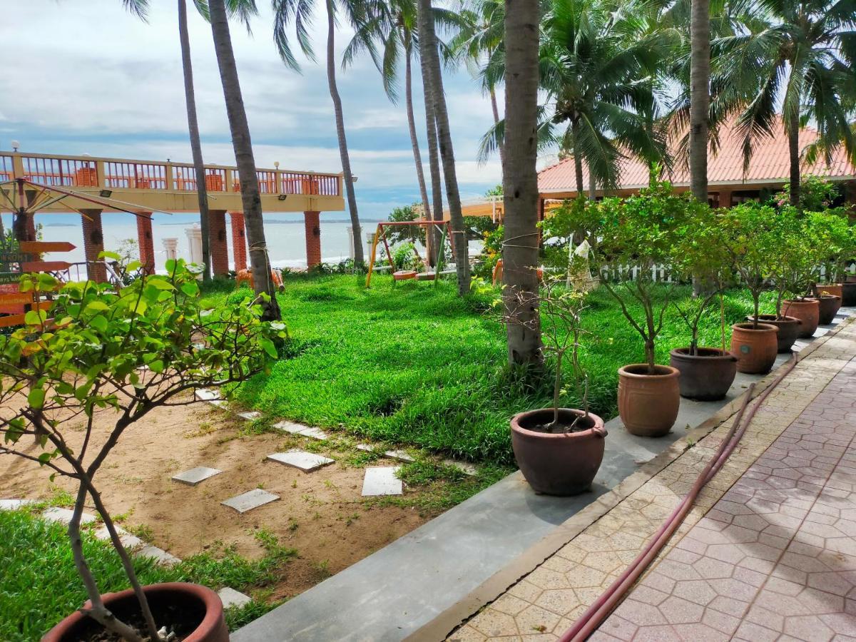 Hon Rom Central Beach Resort Mũi Né Buitenkant foto